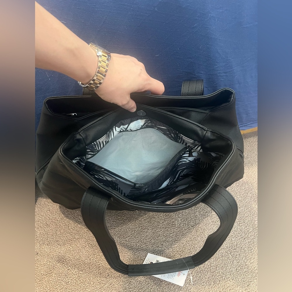 LUG Tempo Matte Luxe VL Tote Bag - Black 2 NWT - Picture 9 of 12